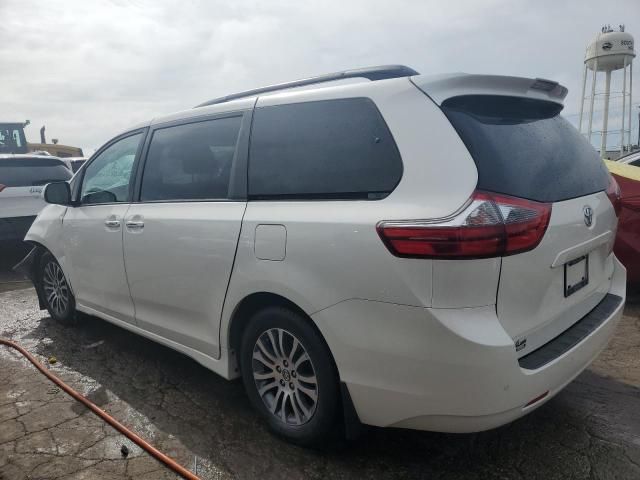 2020 Toyota Sienna XLE