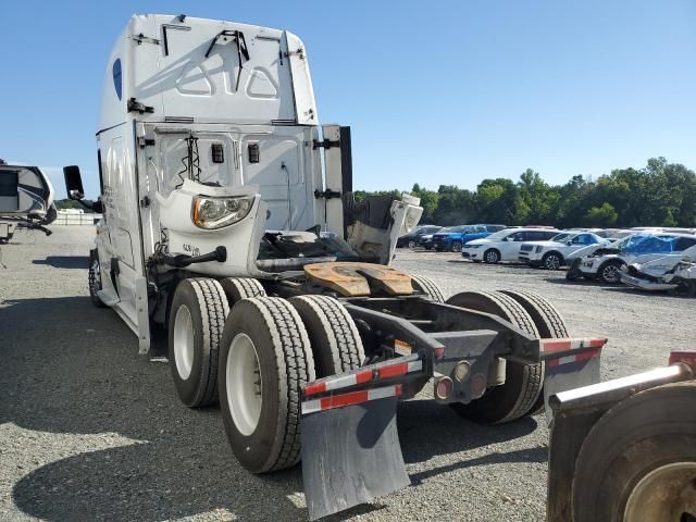 2015 Freightliner Cascadia 125