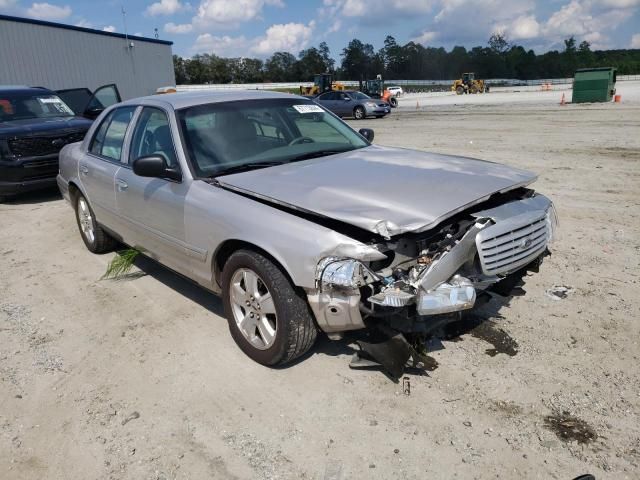 2004 Ford Crown Victoria LX