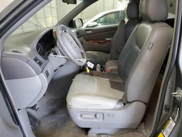 2005 Toyota Sienna XLE