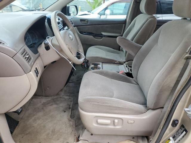 2005 Toyota Sienna CE