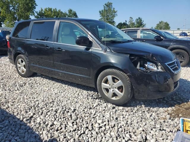 2010 Volkswagen Routan SE