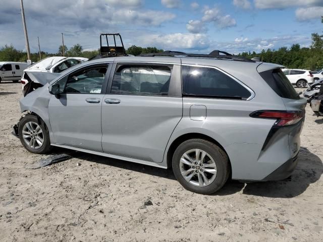 2022 Toyota Sienna XLE