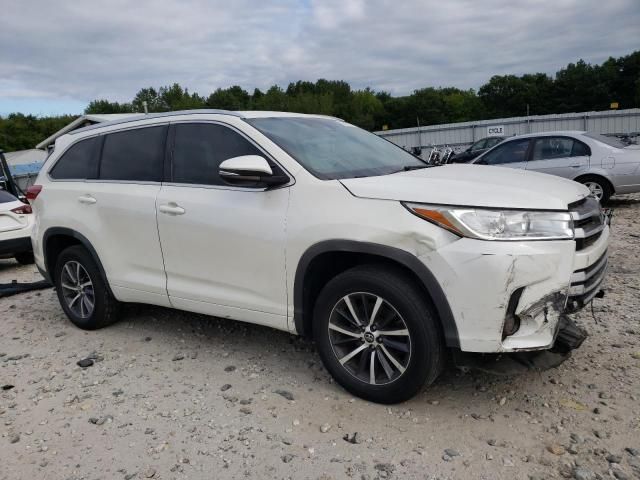 2017 Toyota Highlander SE