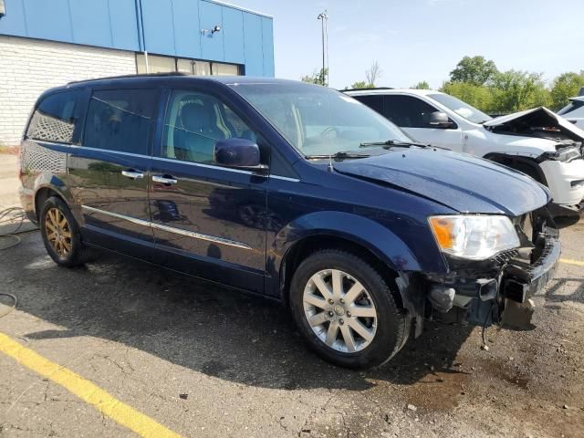 2016 Chrysler Town & Country Touring