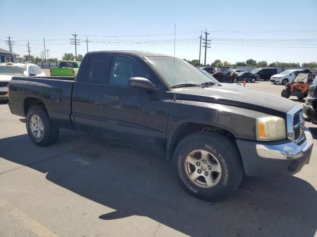 2005 Dodge Dakota SLT