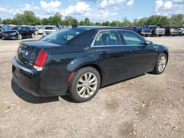 2017 Chrysler 300 Limited