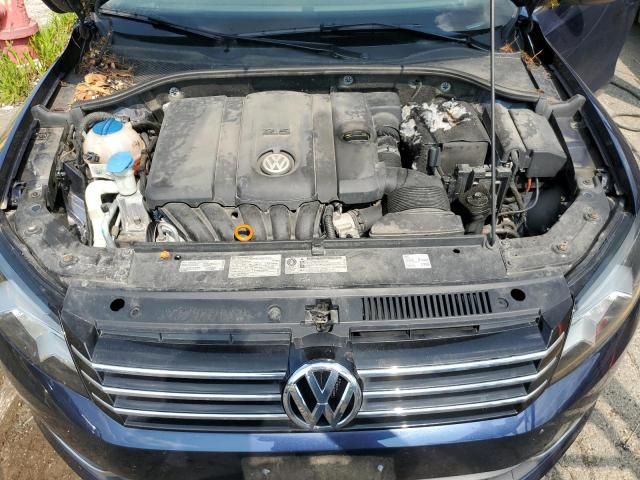 2012 Volkswagen Passat SE