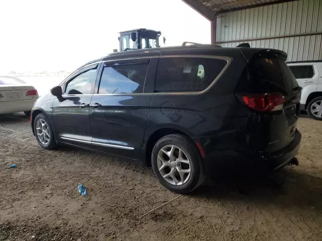 2017 Chrysler Pacifica Touring L Plus