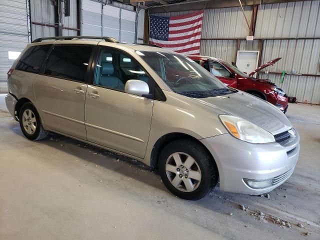 2004 Toyota Sienna XLE