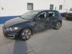 2016 Volkswagen E-GOLF SE