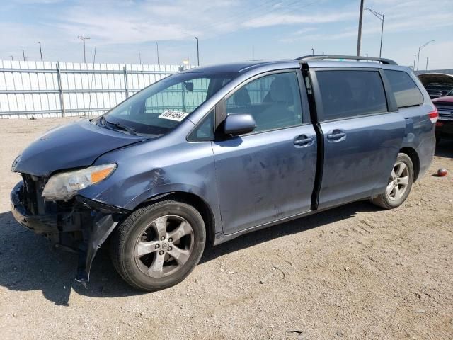 2014 Toyota Sienna LE