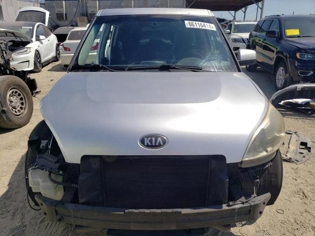 2013 KIA Soul +