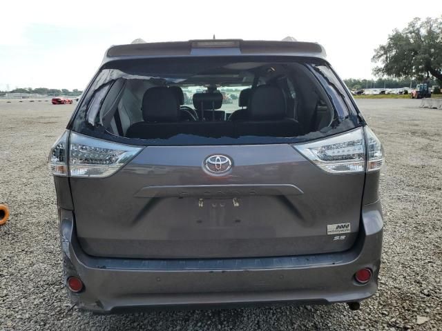 2020 Toyota Sienna SE