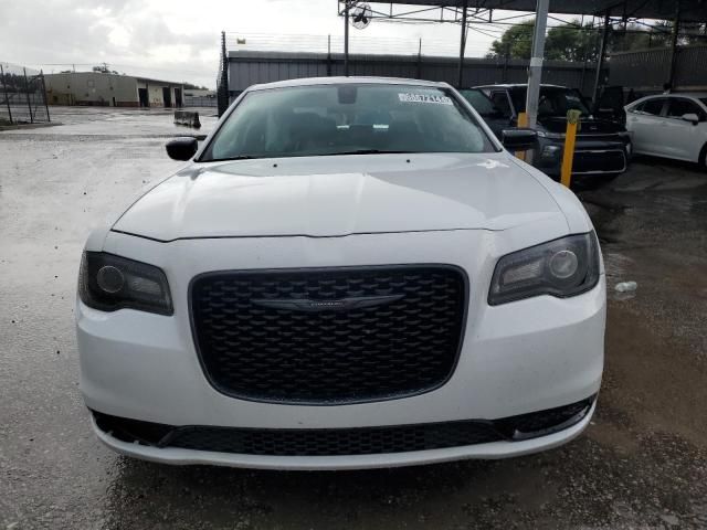 2022 Chrysler 300 Touring