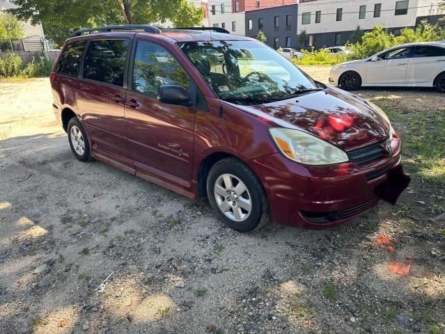 2005 Toyota Sienna CE