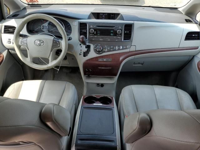 2013 Toyota Sienna XLE