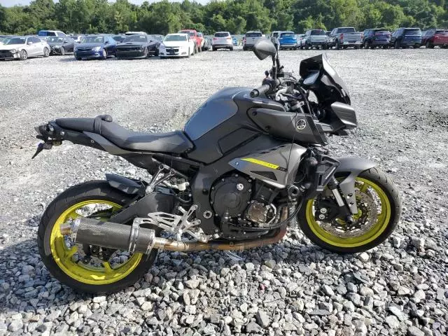 2018 Yamaha MTN1000