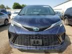 2022 Toyota Sienna LE