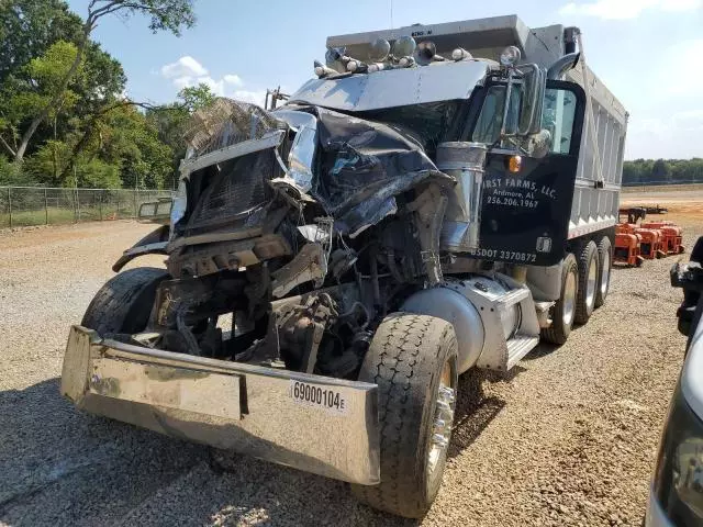 2000 Peterbilt 379