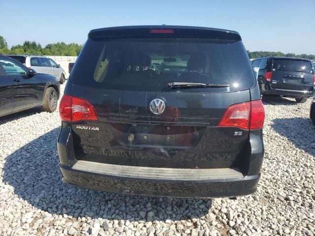 2010 Volkswagen Routan SE