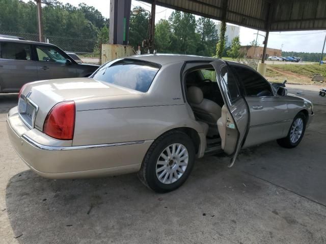 2005 Lincoln Town Car Signature