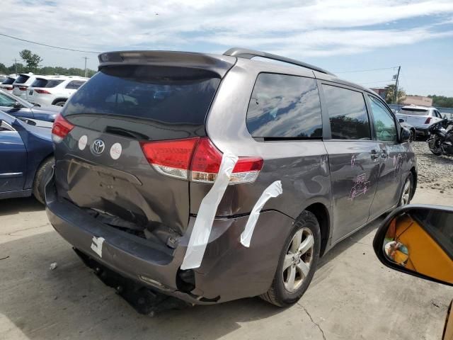 2014 Toyota Sienna LE