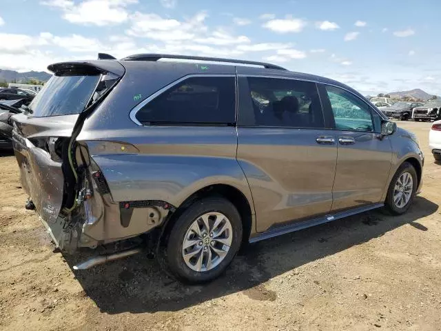 2024 Toyota Sienna XLE