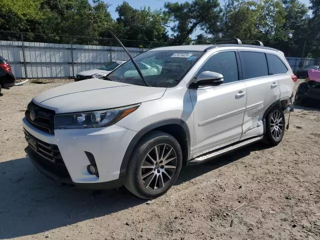 2017 Toyota Highlander SE