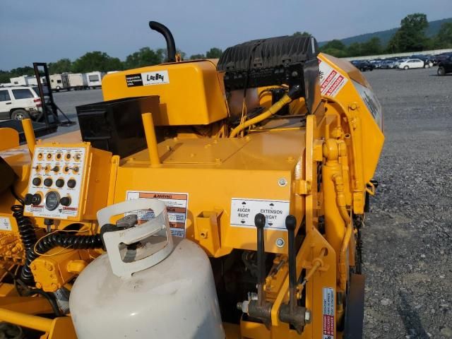 2005 Leeb 2005 Caterpillar                 Paver