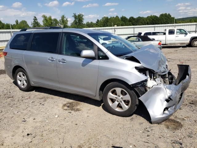 2015 Toyota Sienna LE