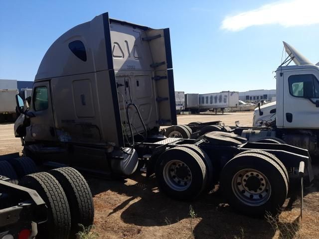 2019 Freightliner Cascadia 126