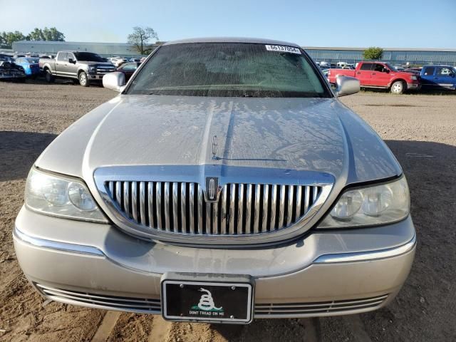 2006 Lincoln Town Car Signature