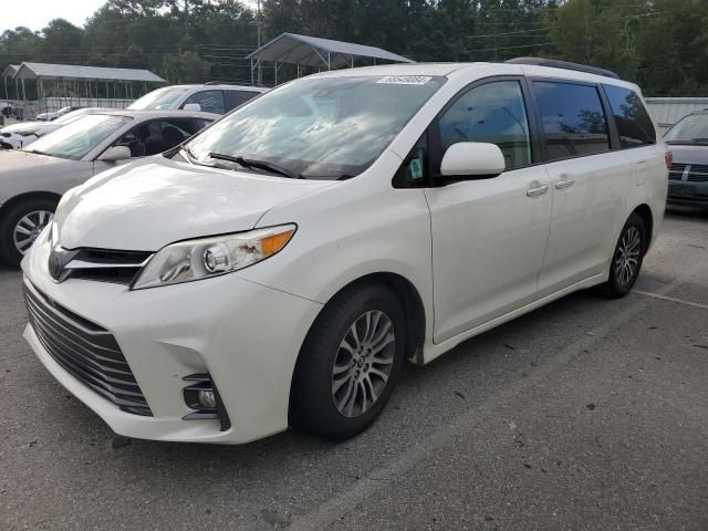 2019 Toyota Sienna XLE