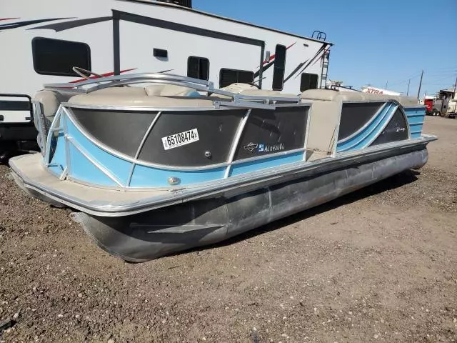 2020 Boat Pontoon