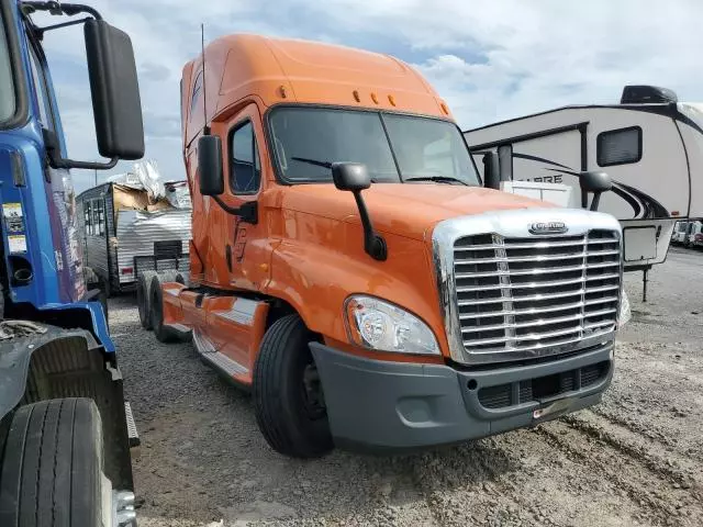 2012 Freightliner Cascadia 125