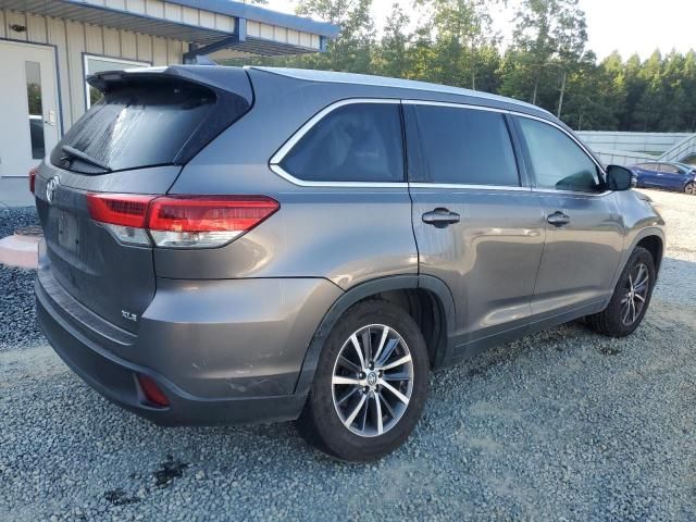 2019 Toyota Highlander SE