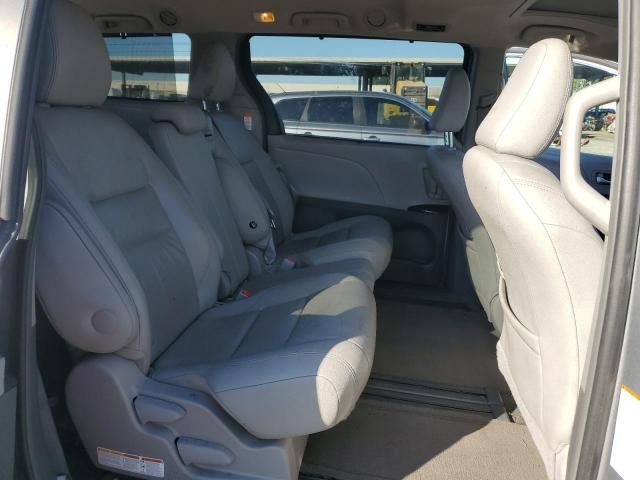 2016 Toyota Sienna XLE