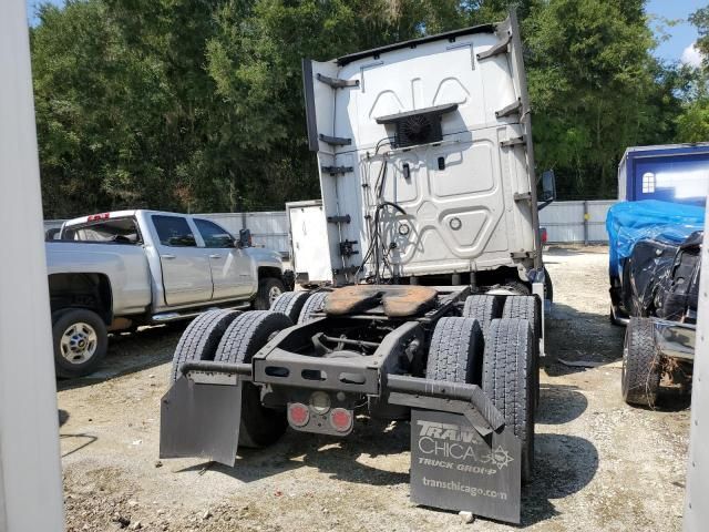 2019 Freightliner Cascadia 126