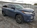 2017 Toyota Highlander SE