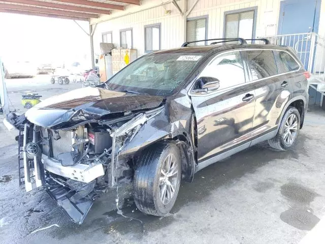 2019 Toyota Highlander LE