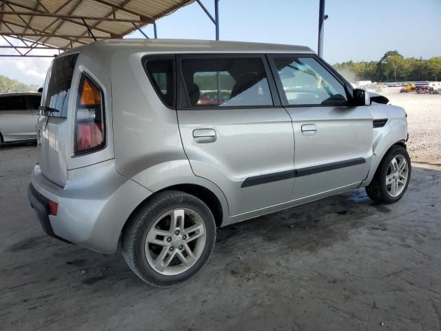 2010 KIA Soul +