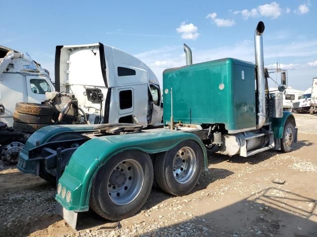 2000 Freightliner Conventional FLD120