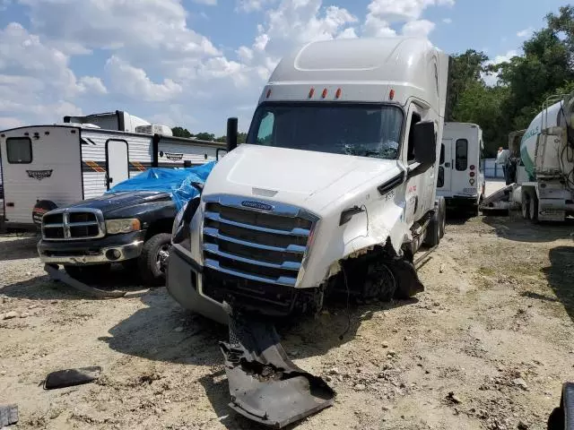 2019 Freightliner Cascadia 126