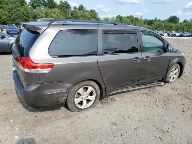 2014 Toyota Sienna LE