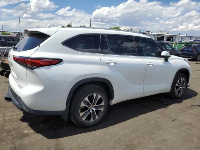 2022 Toyota Highlander XLE