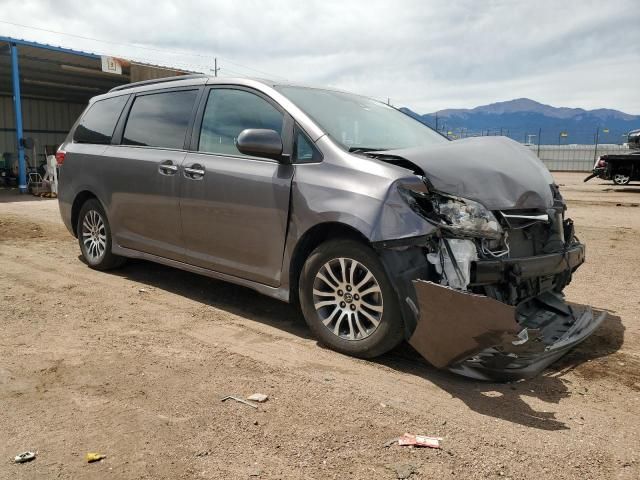 2019 Toyota Sienna XLE