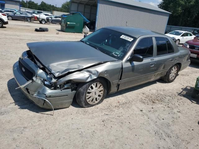 2004 Ford Crown Victoria LX