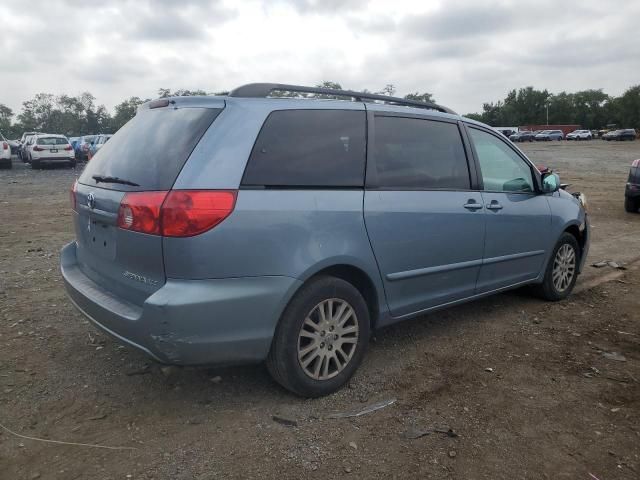 2010 Toyota Sienna XLE