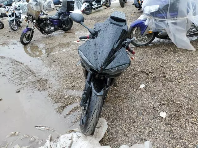 2005 Yamaha YZFR6 L